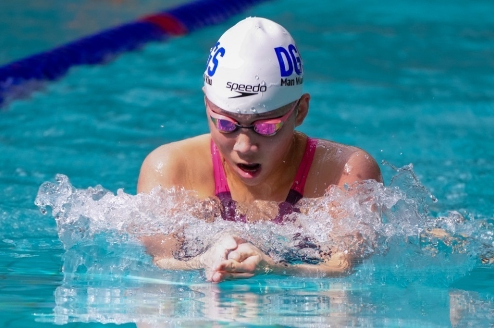 她将参加强, 仰泳三个距, 受采访时 她将参加强, 仰泳三个距, 受采访时